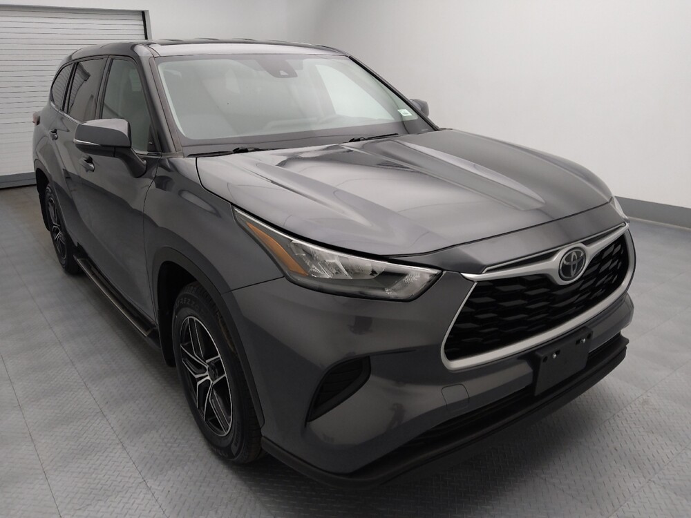 2020 Toyota Highlander in St. Louis, MO 63136 - 18134265 13
