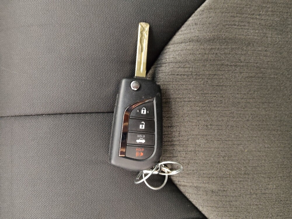 2020 Toyota Camry in Gladstone, MO 64118 - 18134271 32