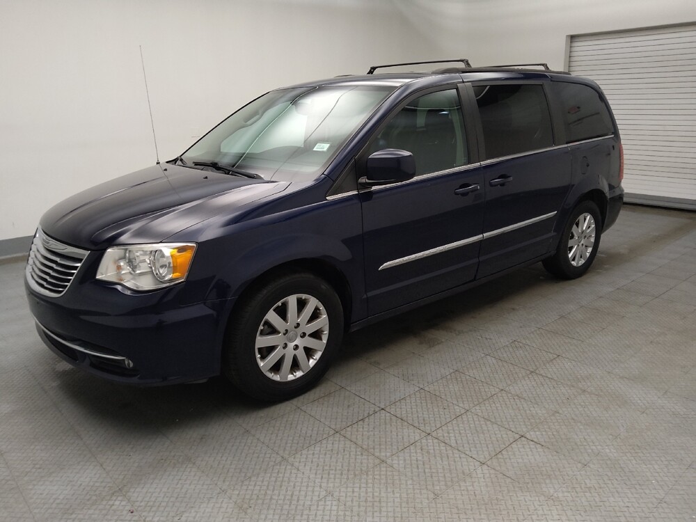 2016 Chrysler Town & Country in Lombard, IL 60148 - 18134275 2