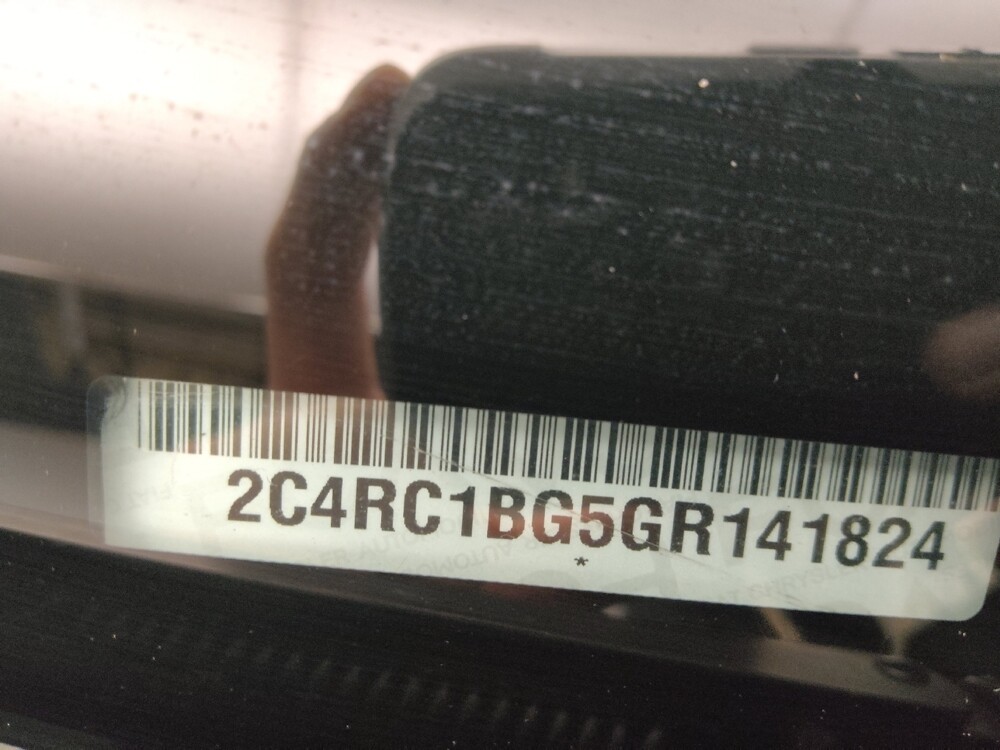 2016 Chrysler Town & Country in Lombard, IL 60148 - 18134275 33