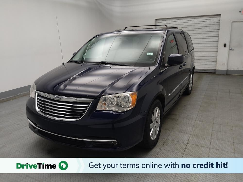 2016 Chrysler Town & Country in Lombard, IL 60148 - 18134275