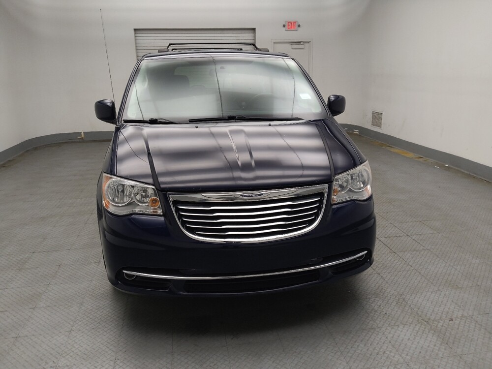 2016 Chrysler Town & Country in Lombard, IL 60148 - 18134275 14