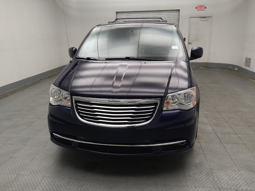 2016 Chrysler Town & Country in Lombard, IL 60148 - 18134275 15