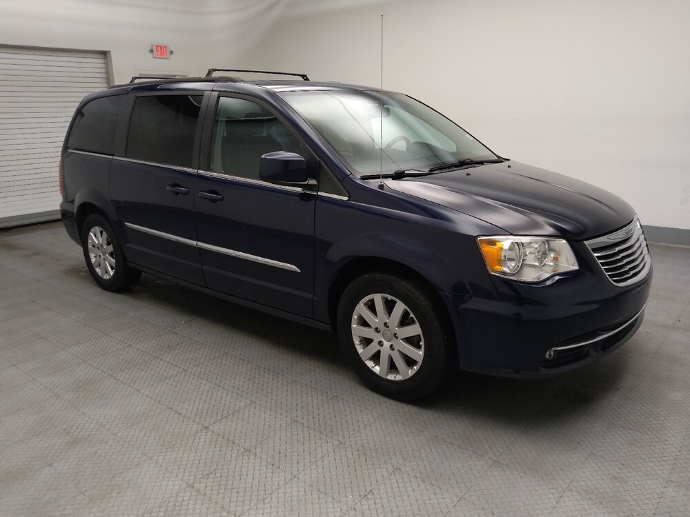 2016 Chrysler Town & Country in Lombard, IL 60148 - 18134275 11
