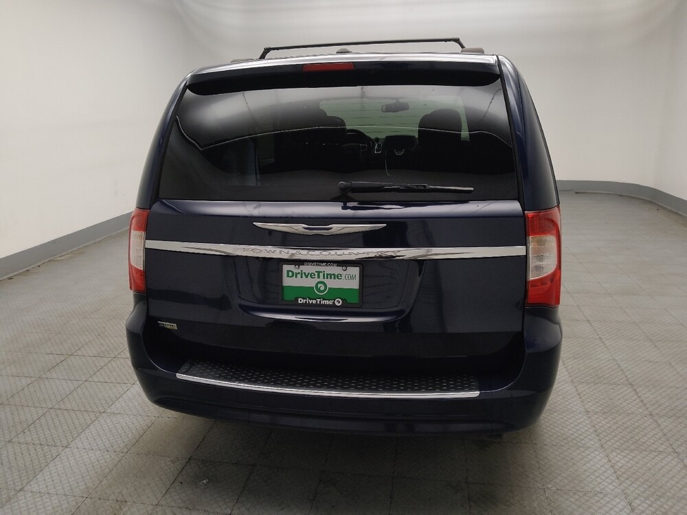 2016 Chrysler Town & Country in Lombard, IL 60148 - 18134275 7