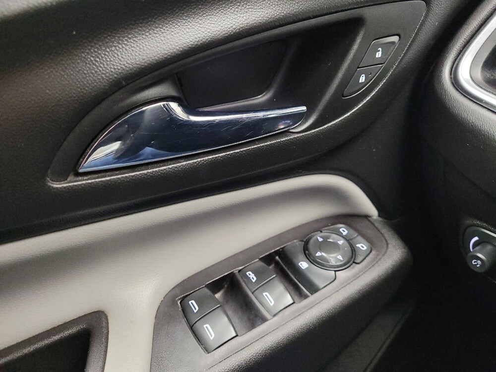 2020 Chevrolet Equinox in Taylor, MI 48180 - 18134295 27