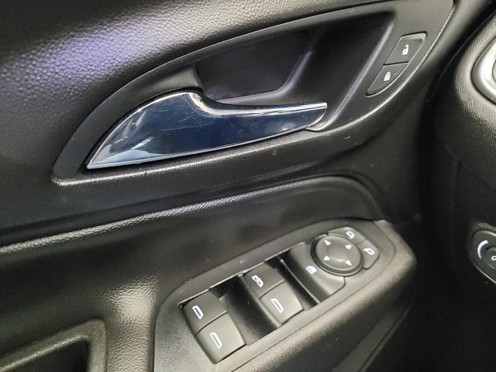 2019 Chevrolet Equinox in Taylor, MI 48180 - 18134297 27