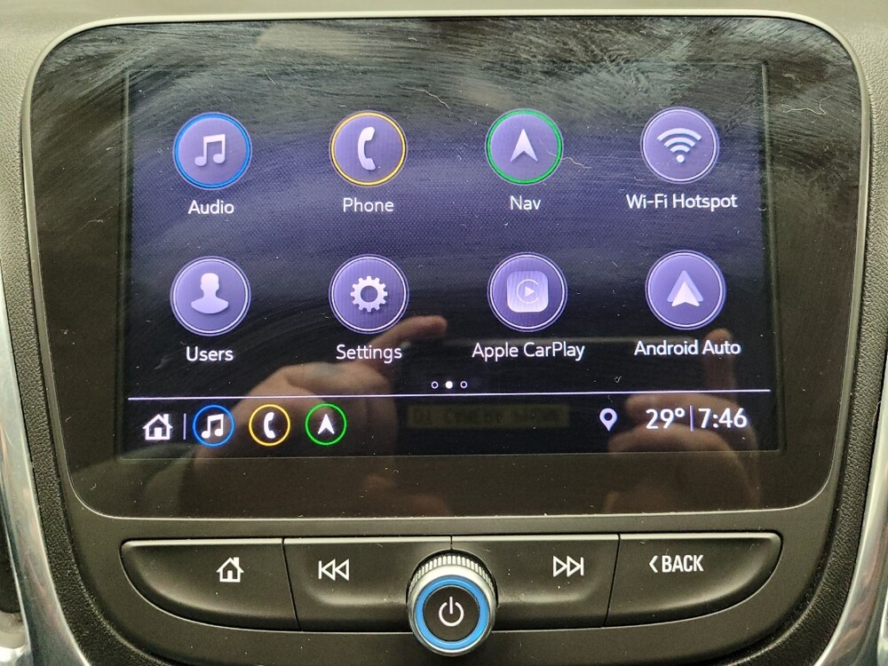 2019 Chevrolet Equinox in Taylor, MI 48180 - 18134297 25