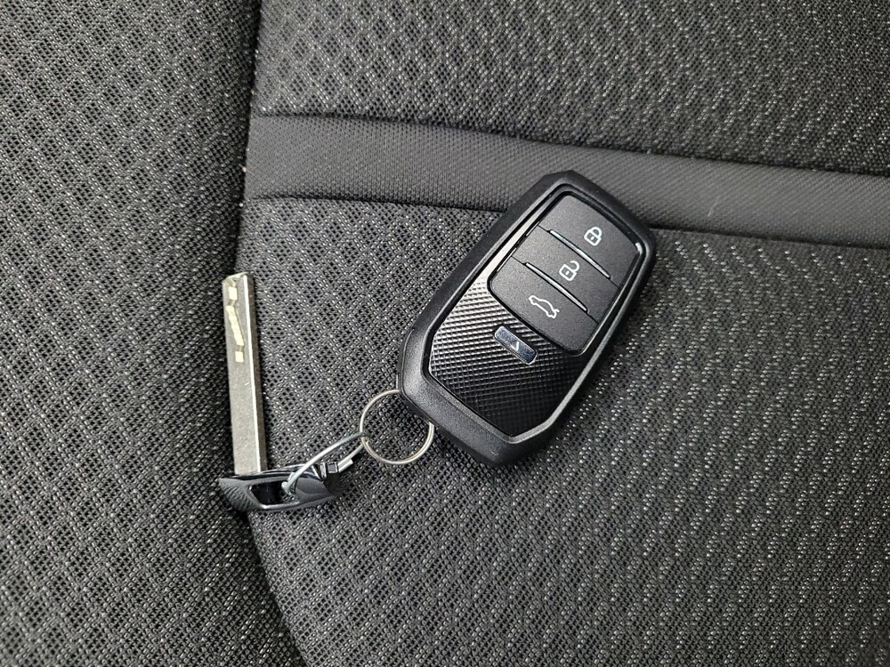 2017 Kia Optima in Taylor, MI 48180 - 18134300 32