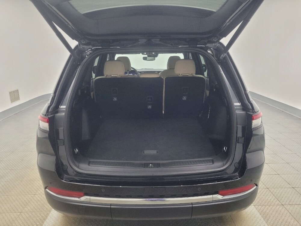 2023 Jeep Grand Cherokee in Indianapolis, IN 46219 - 18134313 29