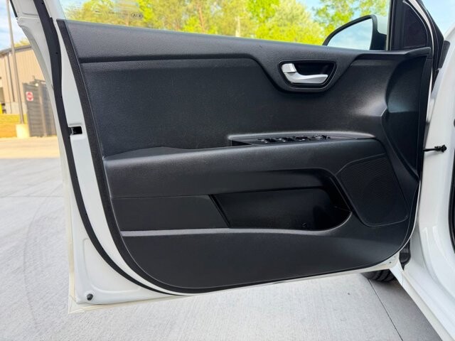 2018 Kia Rio in Knoxville, TN 37920 - 18134314 5