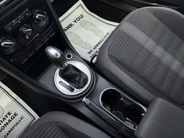 2014 Volkswagen Beetle in Knoxville, TN 37920 - 18134316 19