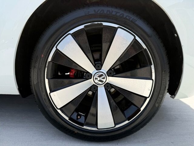 2014 Volkswagen Beetle in Knoxville, TN 37920 - 18134316 24