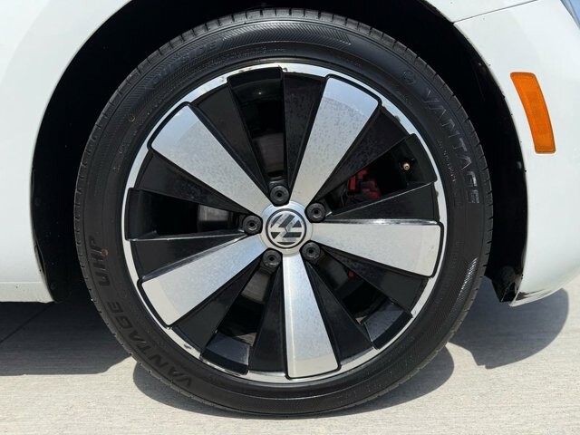 2014 Volkswagen Beetle in Knoxville, TN 37920 - 18134316 26