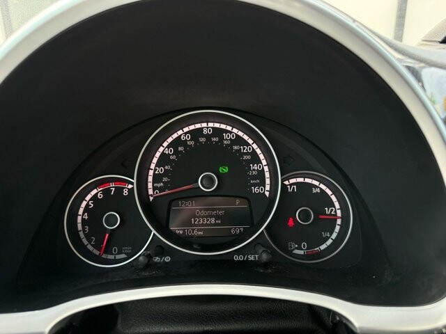 2014 Volkswagen Beetle in Knoxville, TN 37920 - 18134316 16