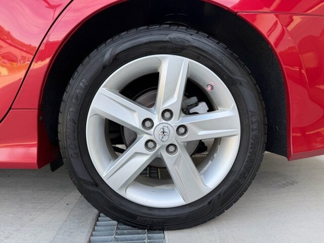 2013 Toyota Camry in Knoxville, TN 37920 - 18134317 25