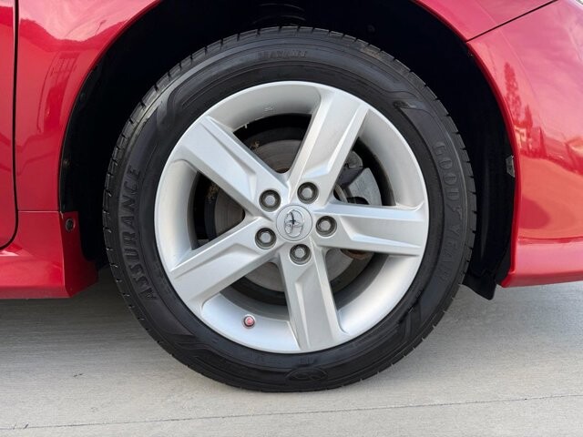 2013 Toyota Camry in Knoxville, TN 37920 - 18134317 27