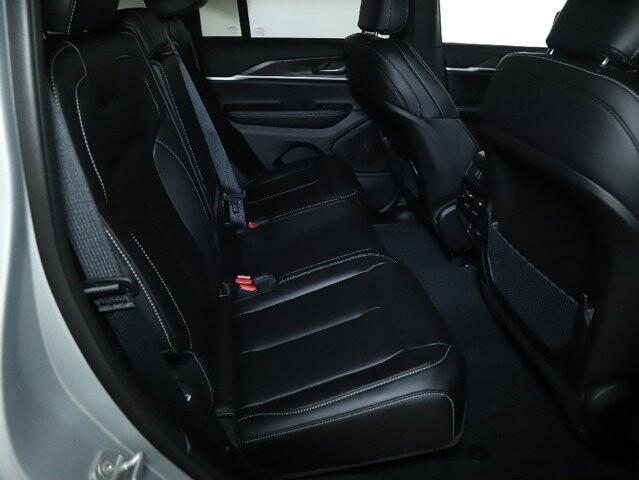 2025 Jeep Grand Cherokee in Bedford, OH 44146 - 18134320 34