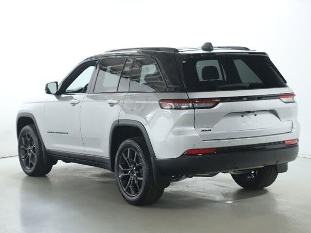 2025 Jeep Grand Cherokee in Bedford, OH 44146 - 18134320 42