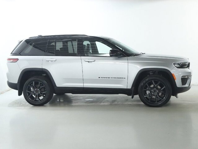 2025 Jeep Grand Cherokee in Bedford, OH 44146 - 18134320 11