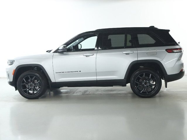 2025 Jeep Grand Cherokee in Bedford, OH 44146 - 18134320 40