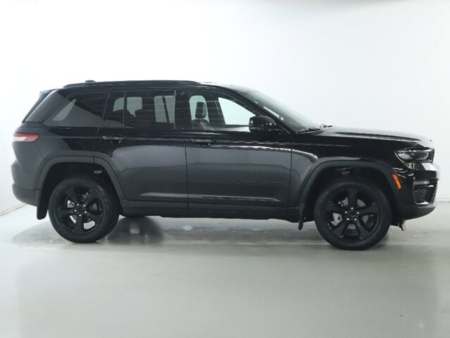 2025 Jeep Grand Cherokee in Bedford, OH 44146 - 18134322 11