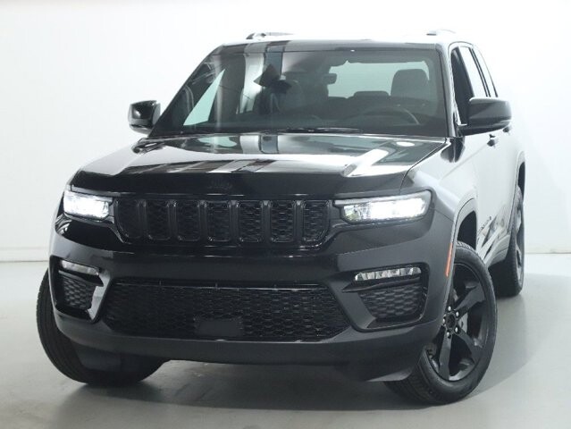 2025 Jeep Grand Cherokee in Bedford, OH 44146 - 18134322 3