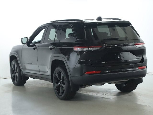 2025 Jeep Grand Cherokee in Bedford, OH 44146 - 18134322 42