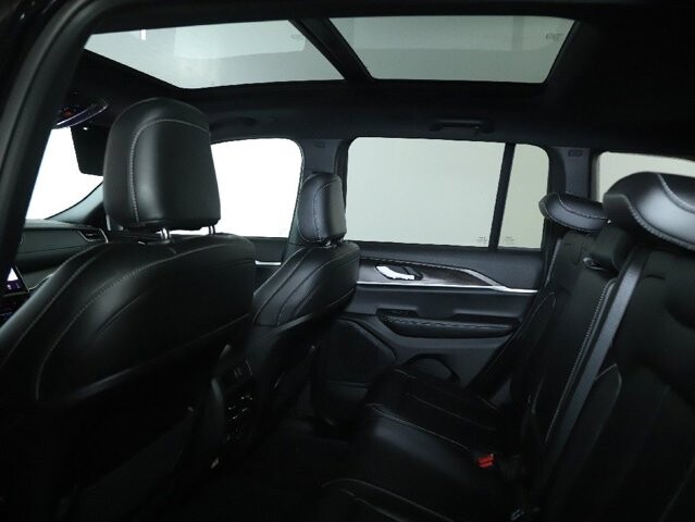 2025 Jeep Grand Cherokee in Bedford, OH 44146 - 18134322 15