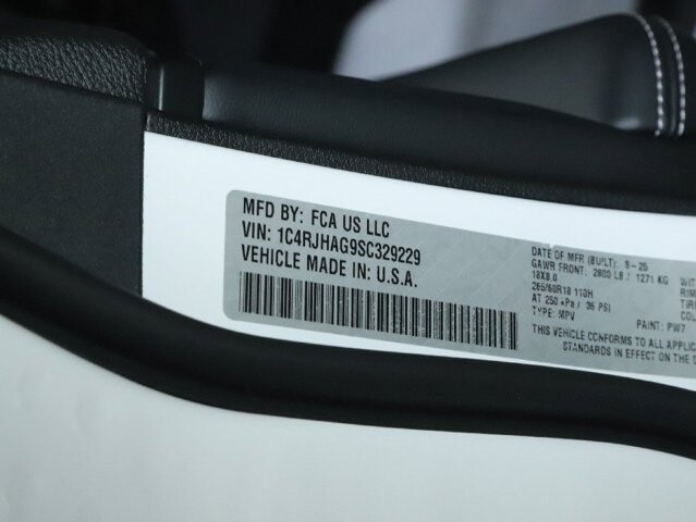 2025 Jeep Grand Cherokee in Bedford, OH 44146 - 18134324 19