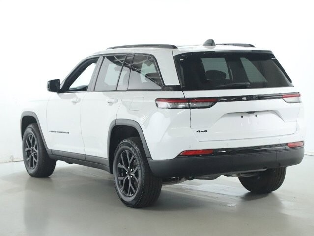 2025 Jeep Grand Cherokee in Bedford, OH 44146 - 18134324 39