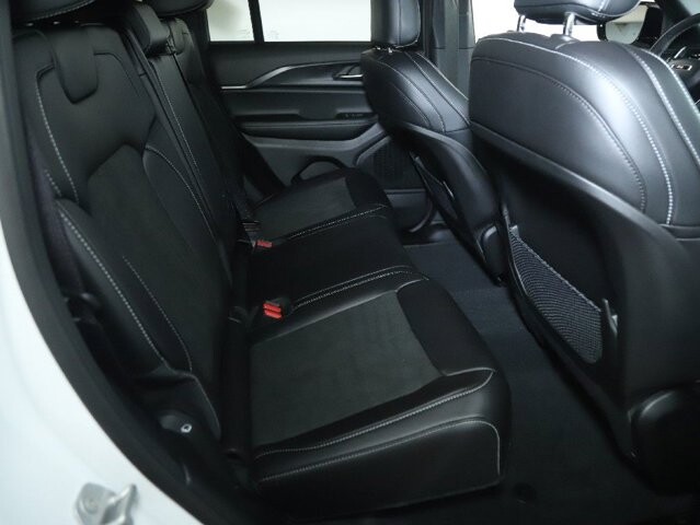 2025 Jeep Grand Cherokee in Bedford, OH 44146 - 18134324 31