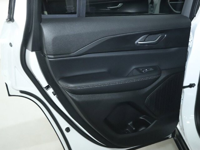 2025 Jeep Grand Cherokee in Bedford, OH 44146 - 18134324 13