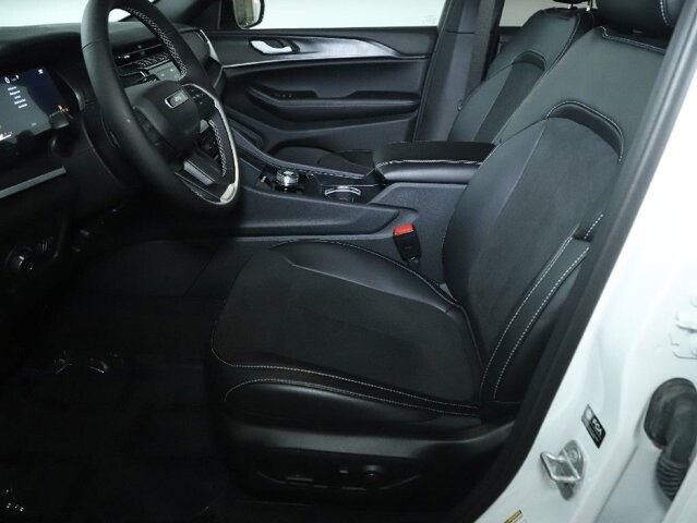 2025 Jeep Grand Cherokee in Bedford, OH 44146 - 18134324 18