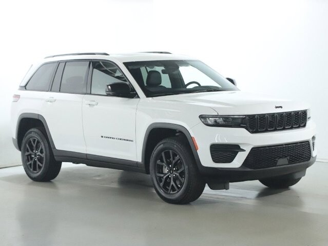 2025 Jeep Grand Cherokee in Bedford, OH 44146 - 18134324 9