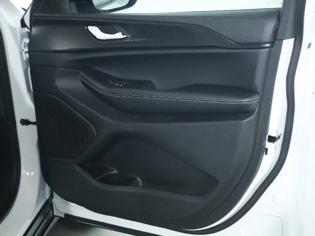 2025 Jeep Grand Cherokee in Bedford, OH 44146 - 18134324 32