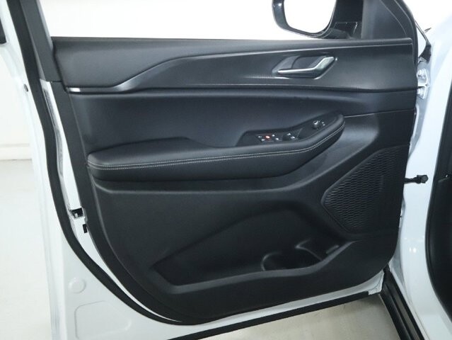 2025 Jeep Grand Cherokee in Bedford, OH 44146 - 18134324 15