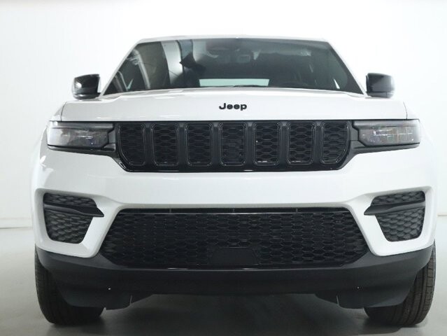 2025 Jeep Grand Cherokee in Bedford, OH 44146 - 18134324 5