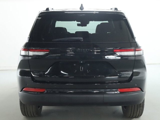 2025 Jeep Grand Cherokee in Bedford, OH 44146 - 18134325 43