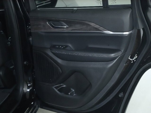 2025 Jeep Grand Cherokee in Bedford, OH 44146 - 18134325 31