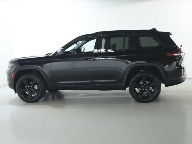 2025 Jeep Grand Cherokee in Bedford, OH 44146 - 18134325 39