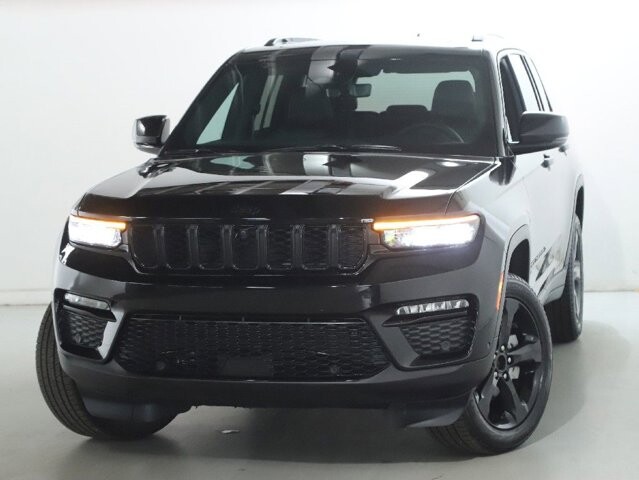 2025 Jeep Grand Cherokee in Bedford, OH 44146 - 18134325 3