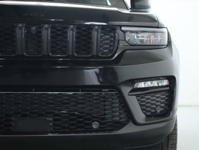 2025 Jeep Grand Cherokee in Bedford, OH 44146 - 18134325 7