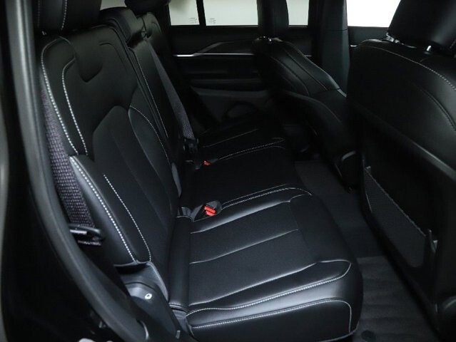 2025 Jeep Grand Cherokee in Bedford, OH 44146 - 18134325 32