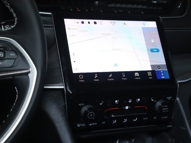 2025 Jeep Grand Cherokee in Bedford, OH 44146 - 18134325 26