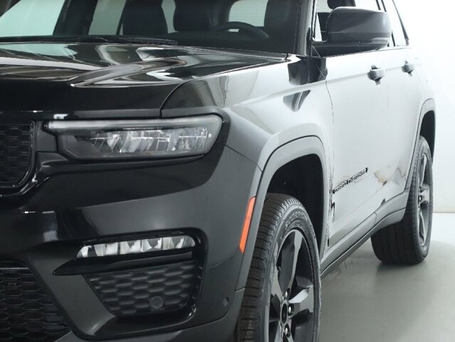 2025 Jeep Grand Cherokee in Bedford, OH 44146 - 18134325 4