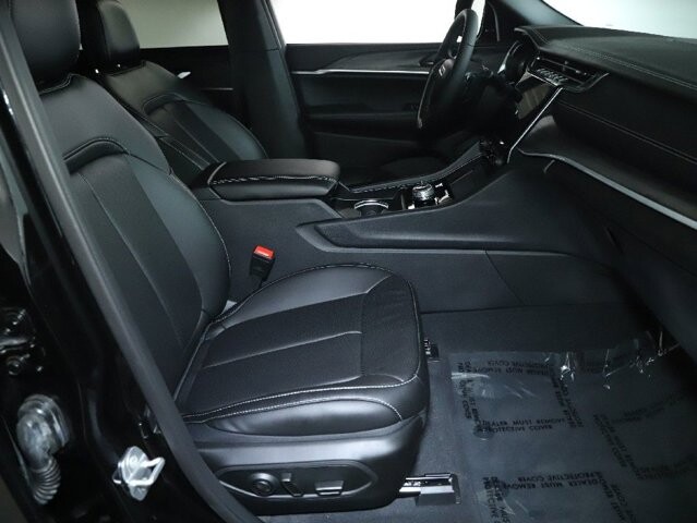 2025 Jeep Grand Cherokee in Bedford, OH 44146 - 18134325 34