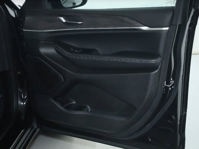 2025 Jeep Grand Cherokee in Bedford, OH 44146 - 18134325 33