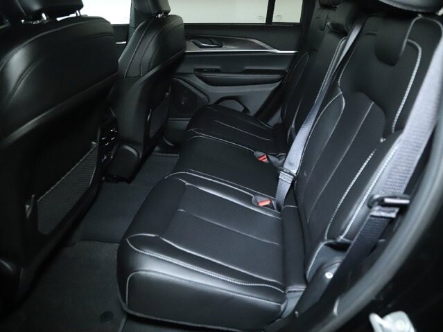 2025 Jeep Grand Cherokee in Bedford, OH 44146 - 18134325 14