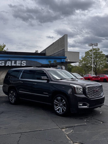 2018 GMC Yukon XL in Eastpointe, MI 48021 - 18134335 8